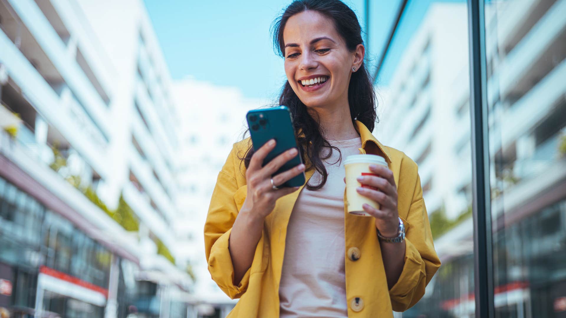 woman who turns texting into chemistry by asking for instructions