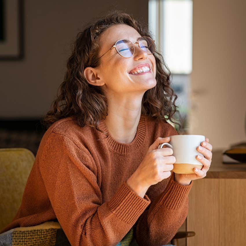 woman who is naturally sincere as she focuses on herself
