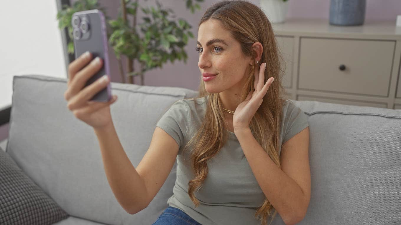 Snap Judgments People Make, Based Solely On Your Profile Pic Snap Judgments People Make, Based Solely On Your Profile Pic