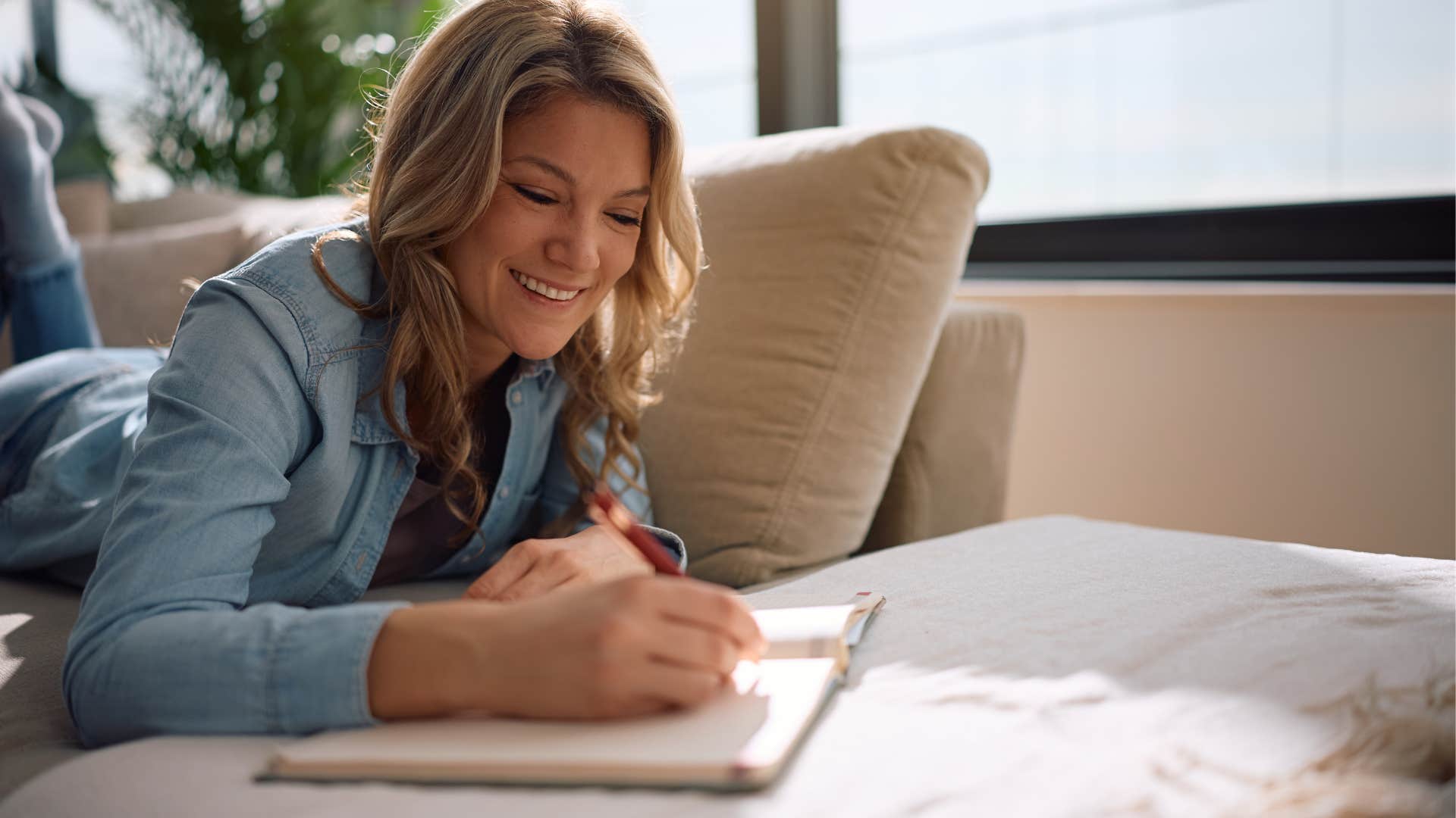 woman who wants to manifest partner she dreamed about making a list