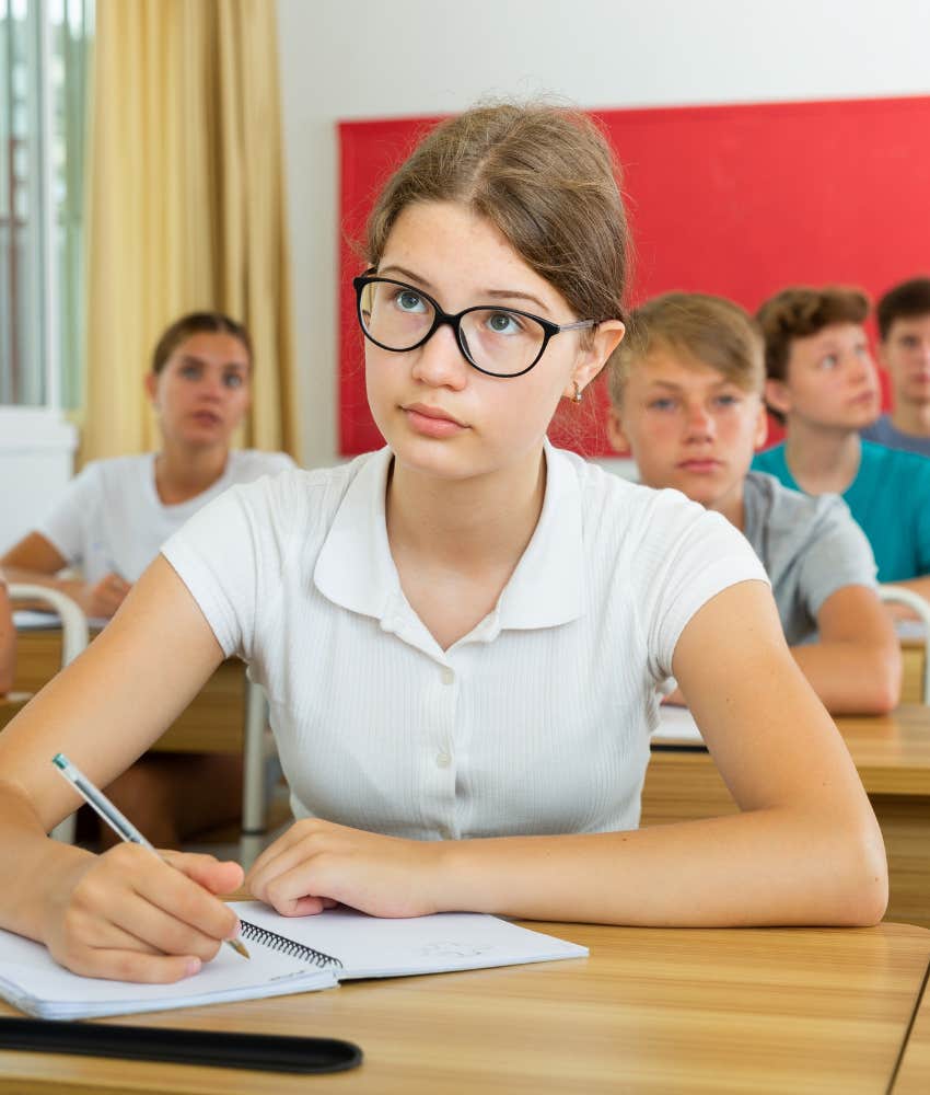 Teacher sounds alarm students using Meta glasses to cheat