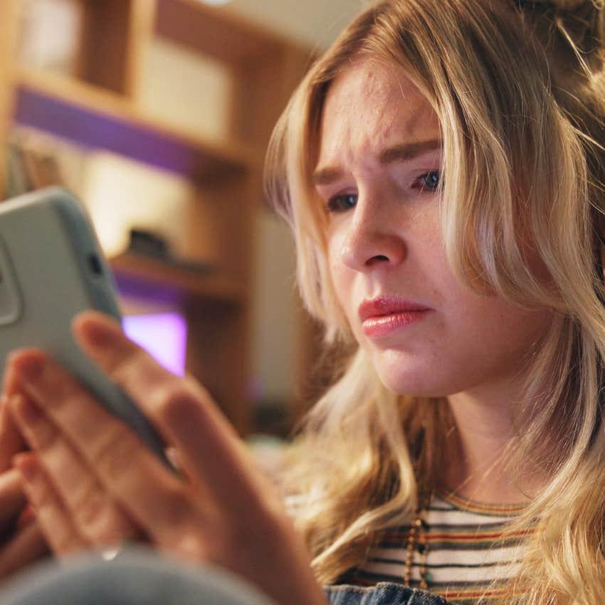 woman using texting for long conversations that makes her partner pull back