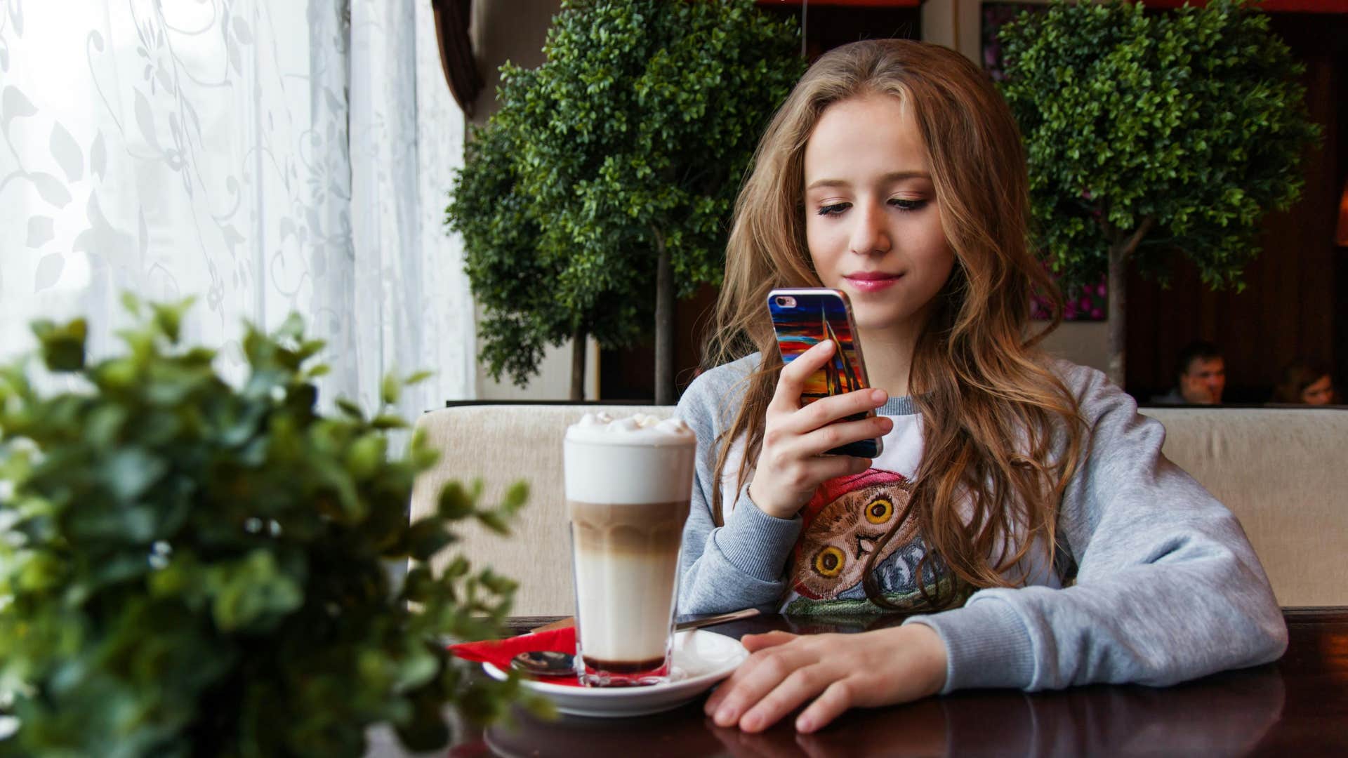 woman is too available as she goes on phone