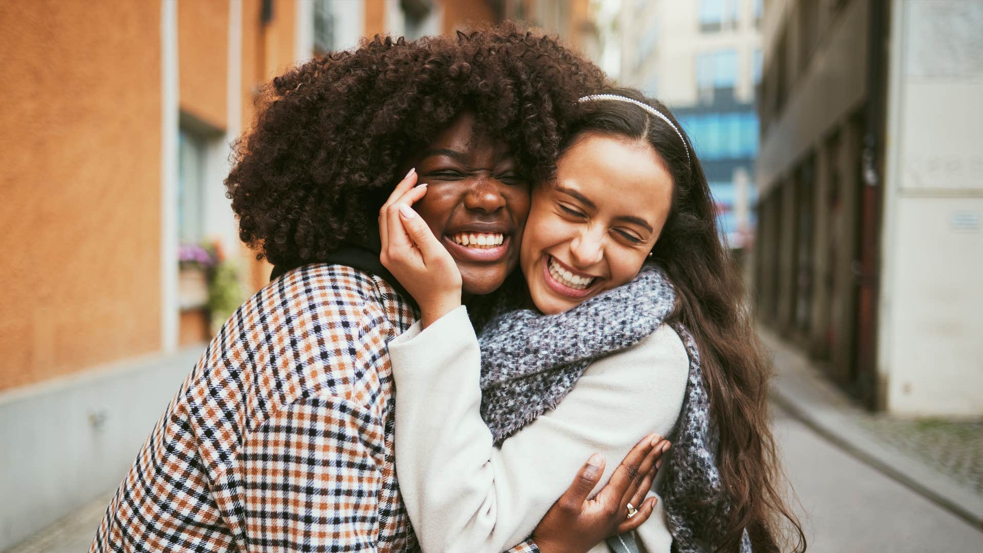 friends hugging as they always take each other's side