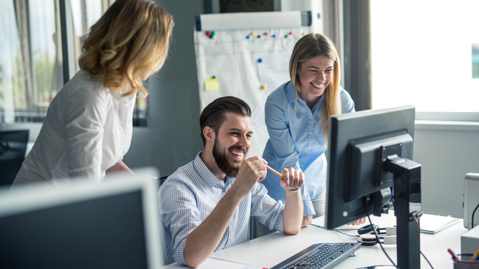things people do in meetings that quietly annoy everyone else in the room making themselves the center of attention
