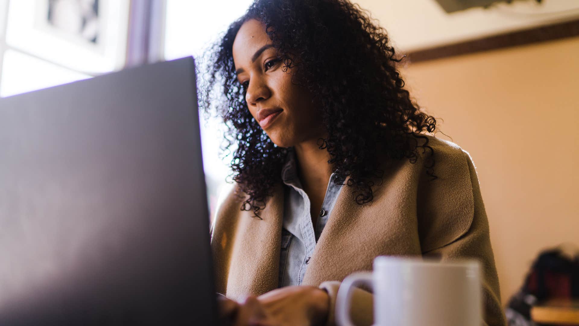 things people do in meetings that quietly annoy everyone else in the room multi task