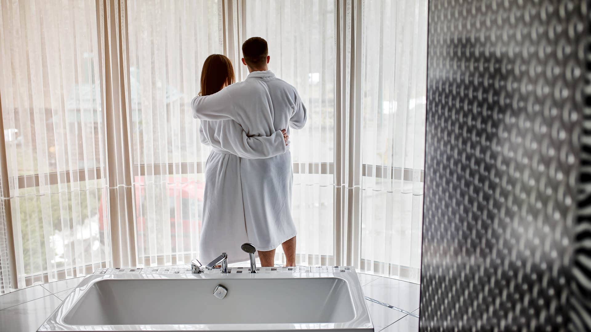 rich people use luxury spas in their bathroom at home that the rest of us have no idea about