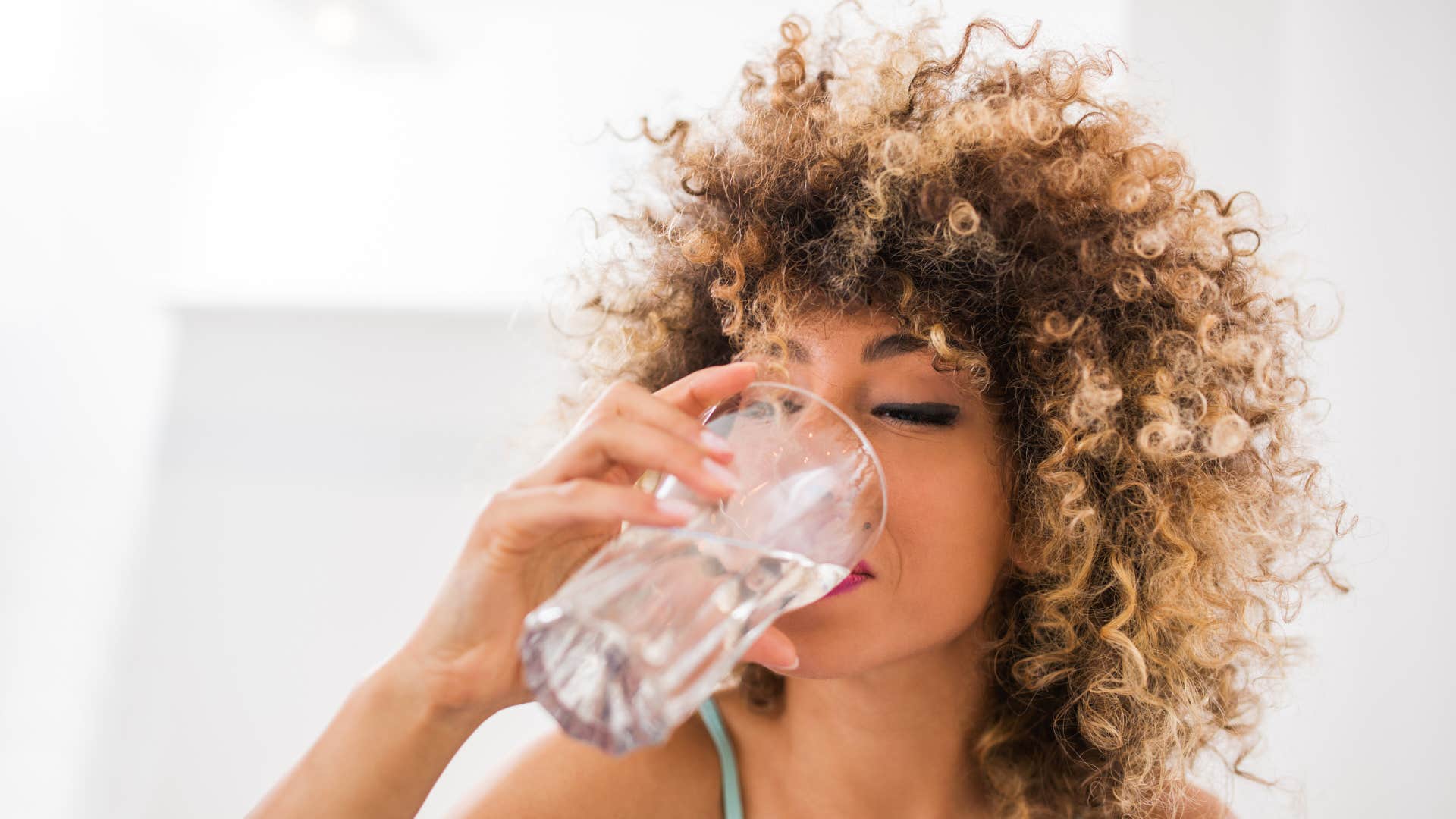 things smart people do in the morning that normal people cant stand drink water things smart people do in the morning that normal people cant stand drink water
