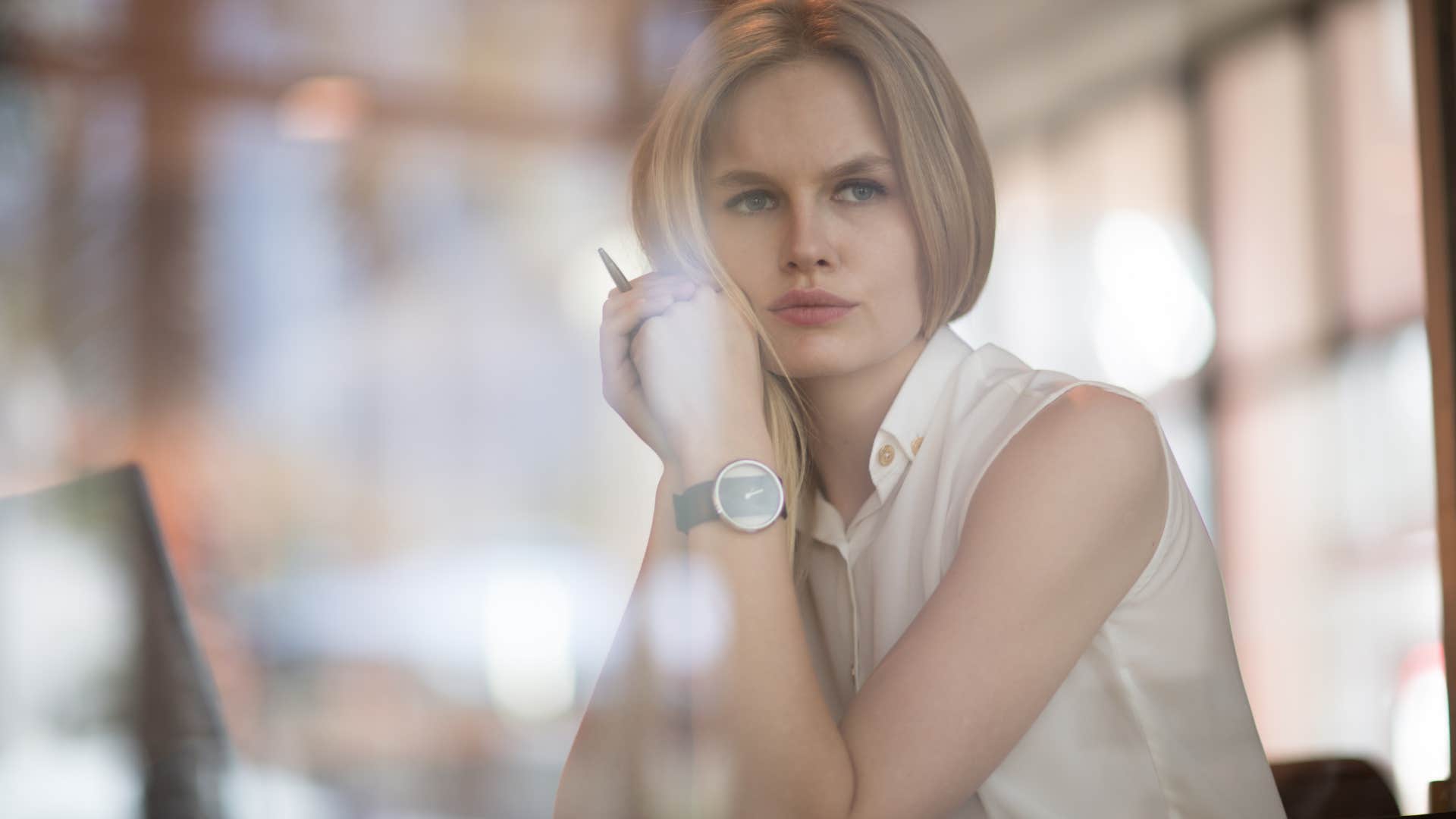 traits of a highly perceptive introvert the kind of person everyone confides in keen observation skills