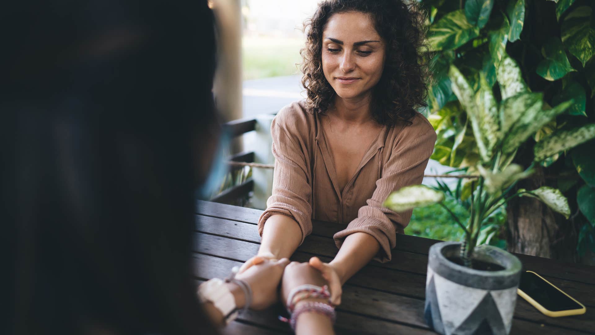 traits of a highly perceptive introvert the kind of person everyone confides in patient 