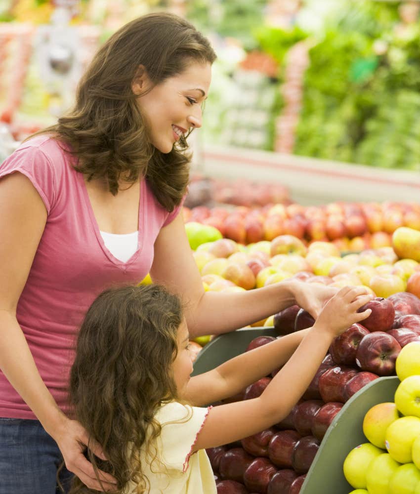 mom shopping for groceries feeling gaslit by USDA budget