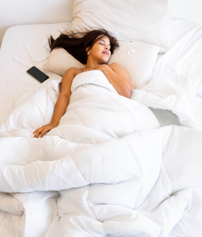 Ways People Who Refuse To Sleep With Clothes On Are Winning At Life Ways People Who Refuse To Sleep With Clothes On Are Winning At Life Sleep Better Overall