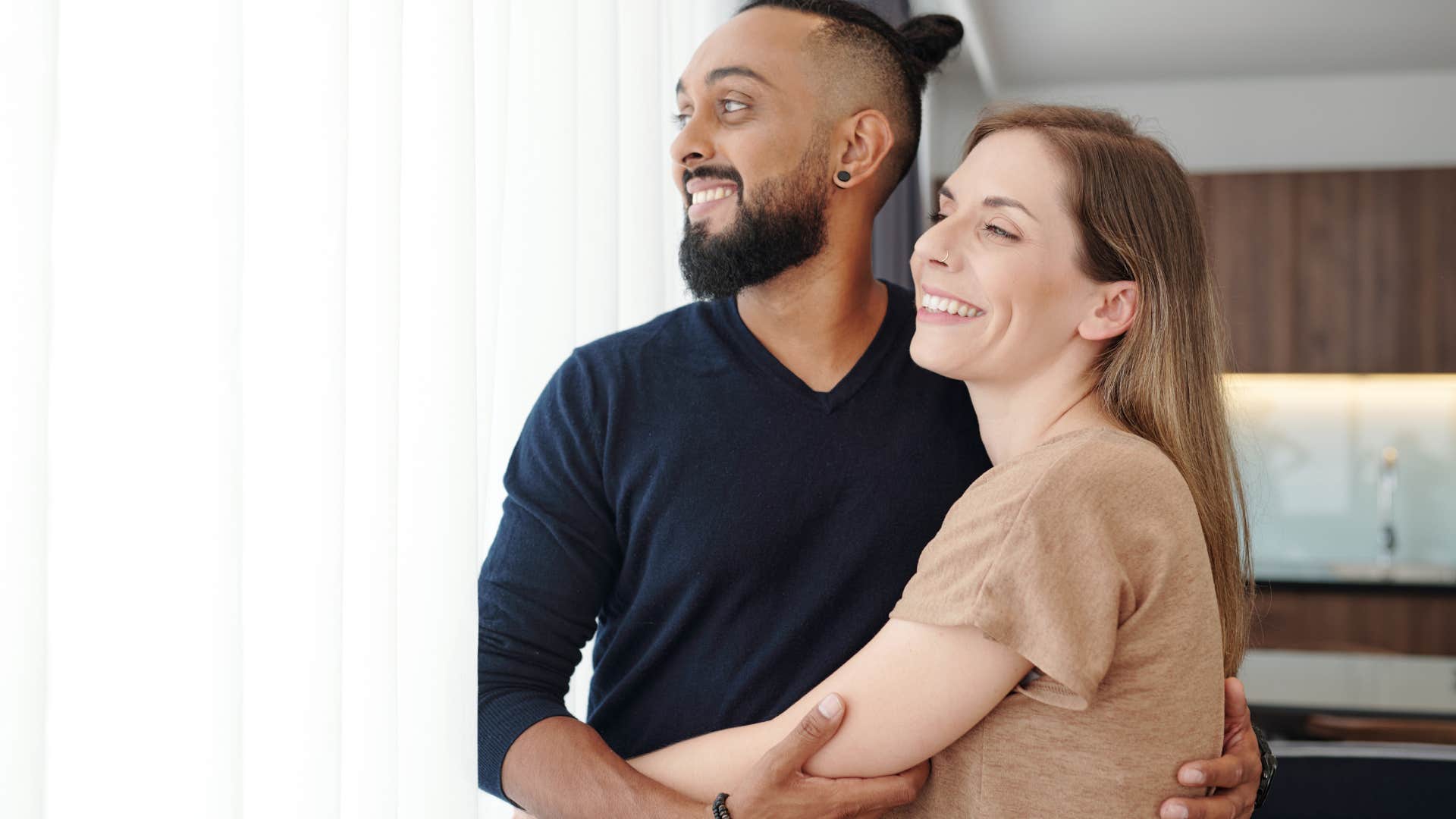when a man actually feels safe with a woman hell start doing these unmistakable things he prioritizes you when a man actually feels safe with a woman hell start doing these unmistakable things he prioritizes you