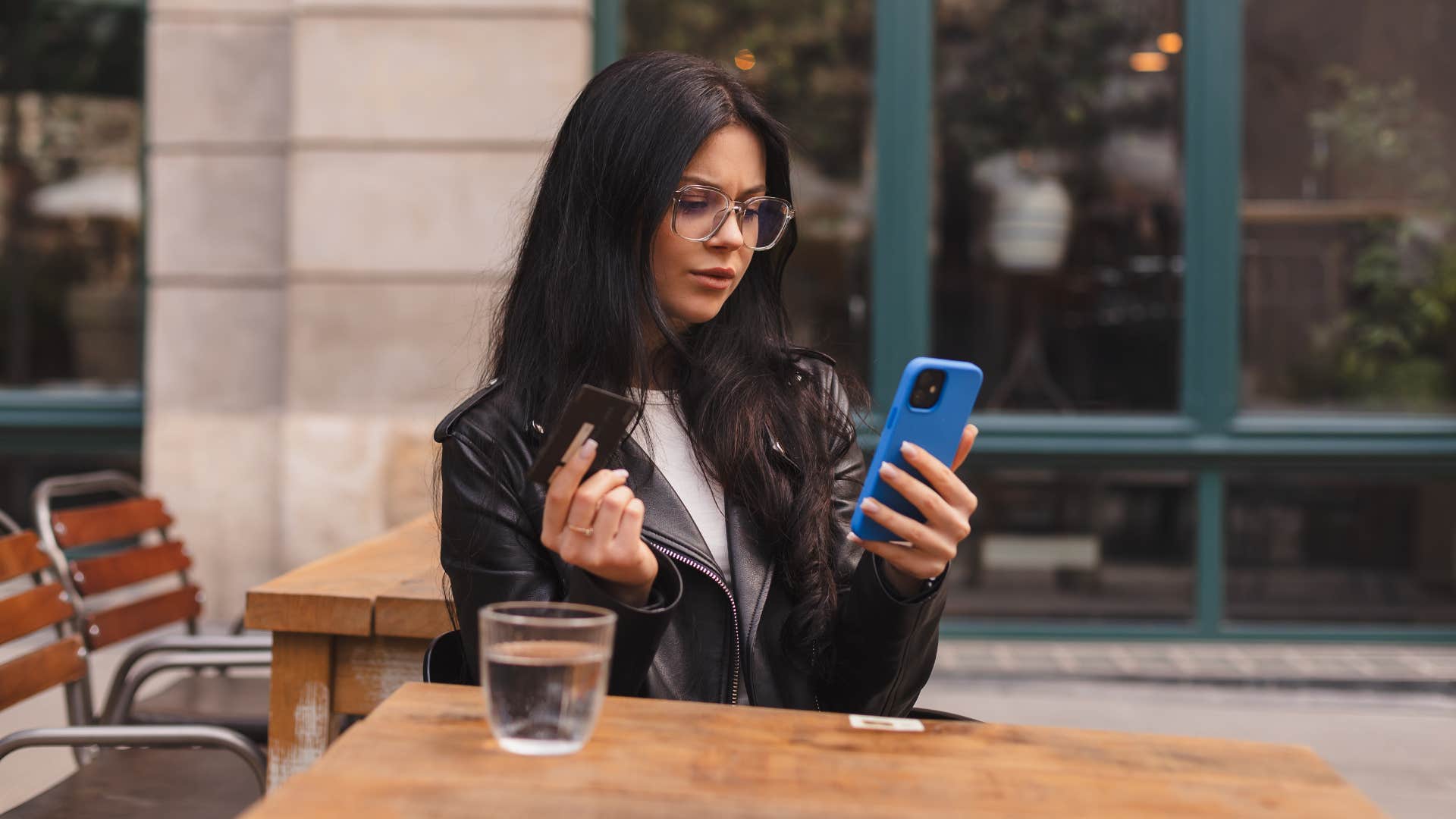if a woman does these things, she's likely scaring off really good friends inconsistency or flakiness woman waiting at restaurant for flaky friend