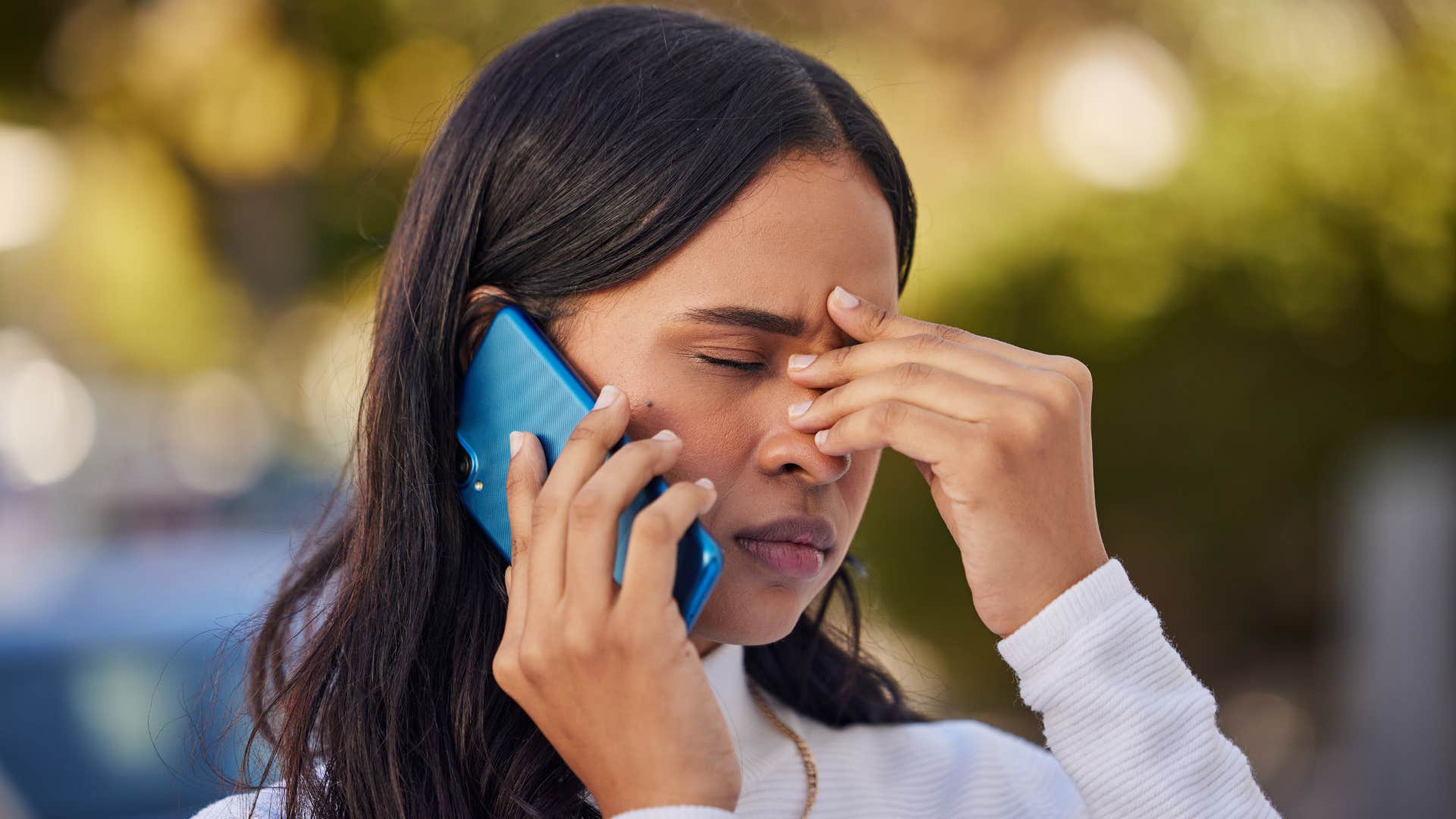 if a woman does these things, she's likely scaring off really good friends never apologizing or admitting they were wrong stubborn woman on the phone refusing to apologize