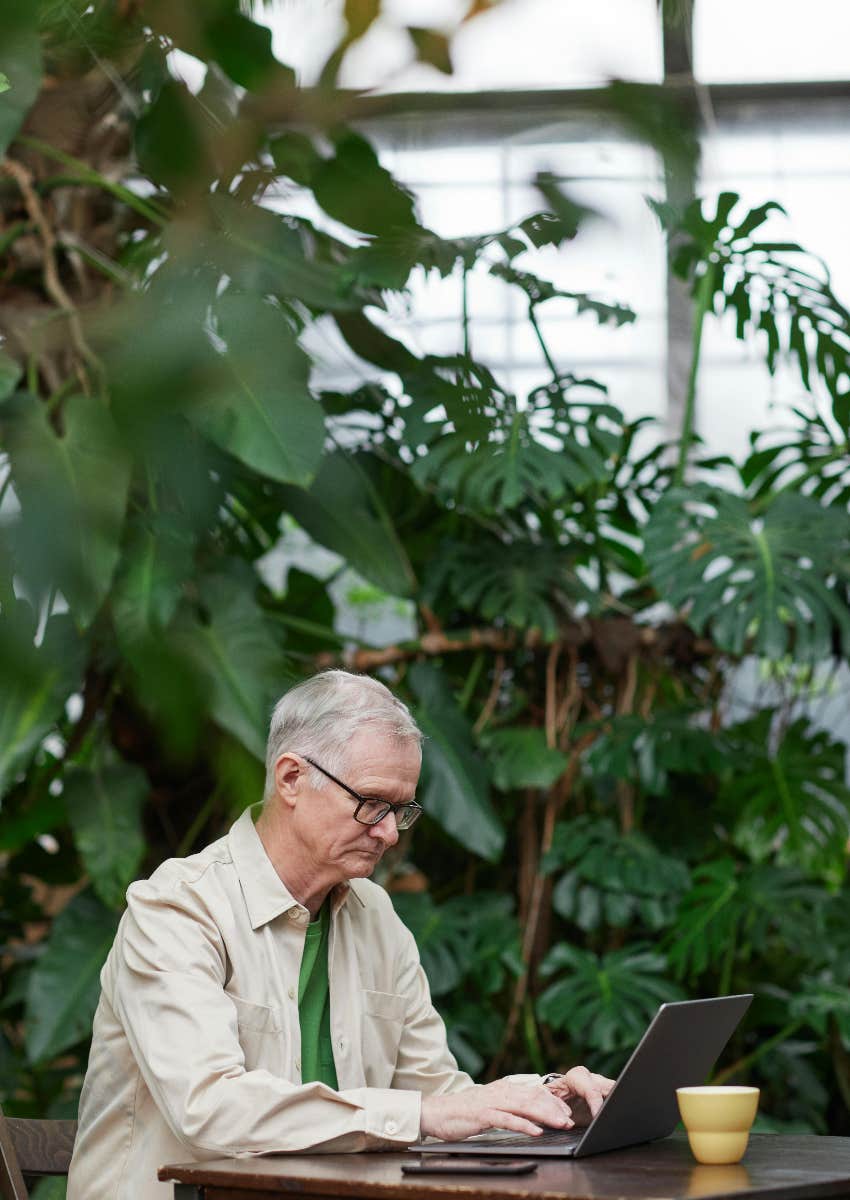 man on a genealogy website