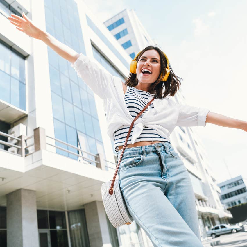 funny woman who will be someone's favorite person ever because she's a deep thinker
