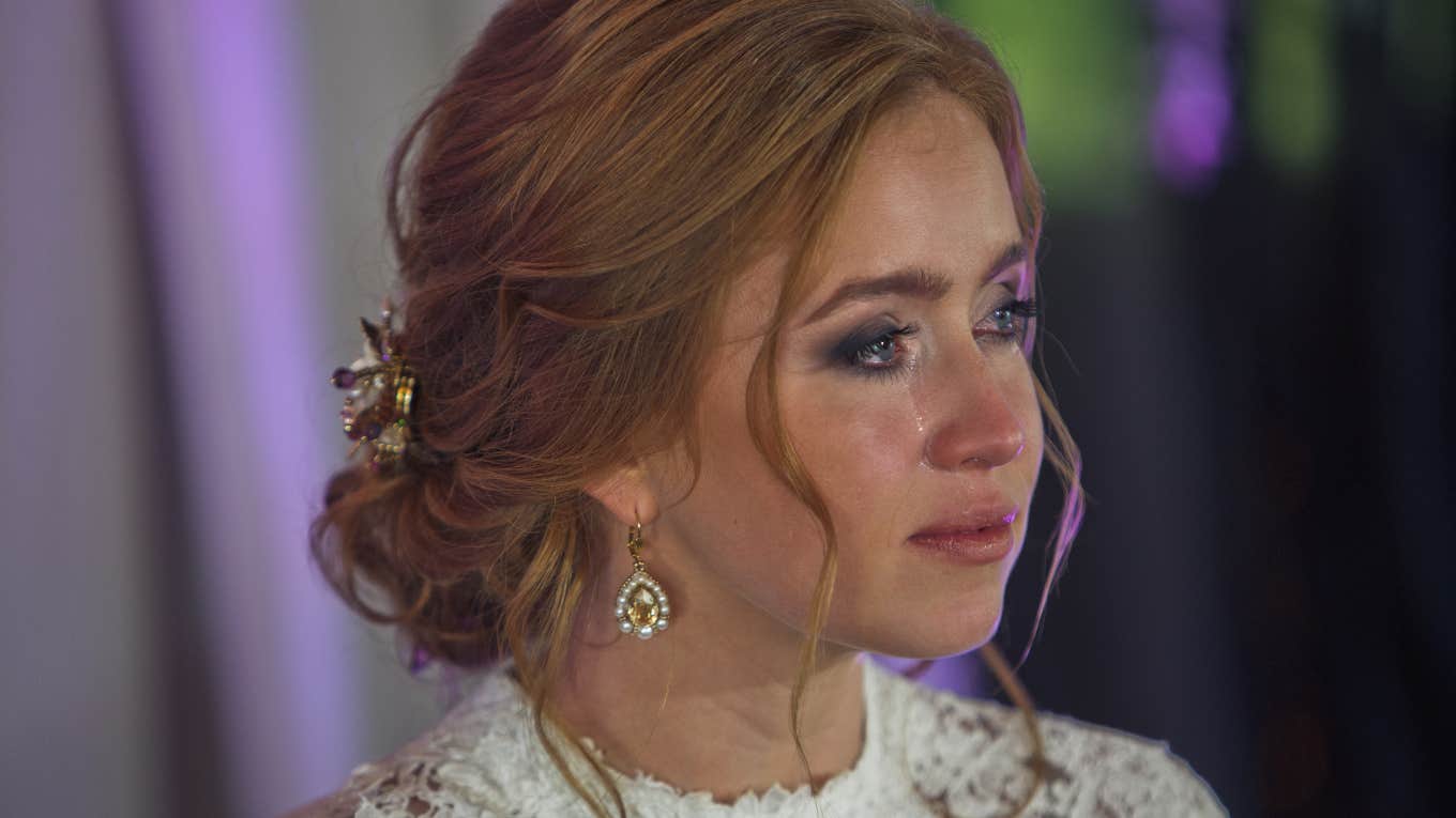 Bride's Father Gives A Touching Surprise On Her Wedding Day 20 Years After His Passing