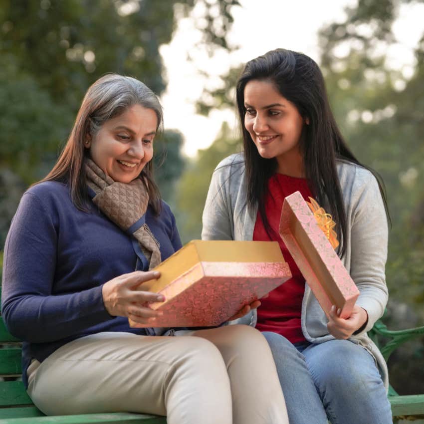 woman whose soul urge number says she has service