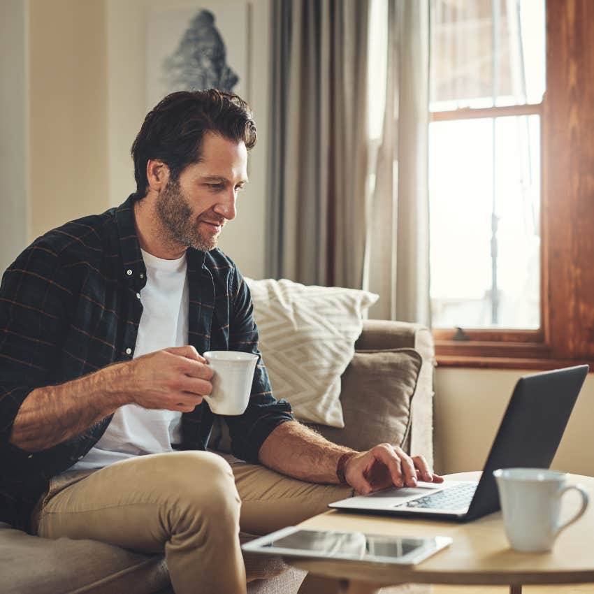 man turning his extra knowledge into extra income with online courses