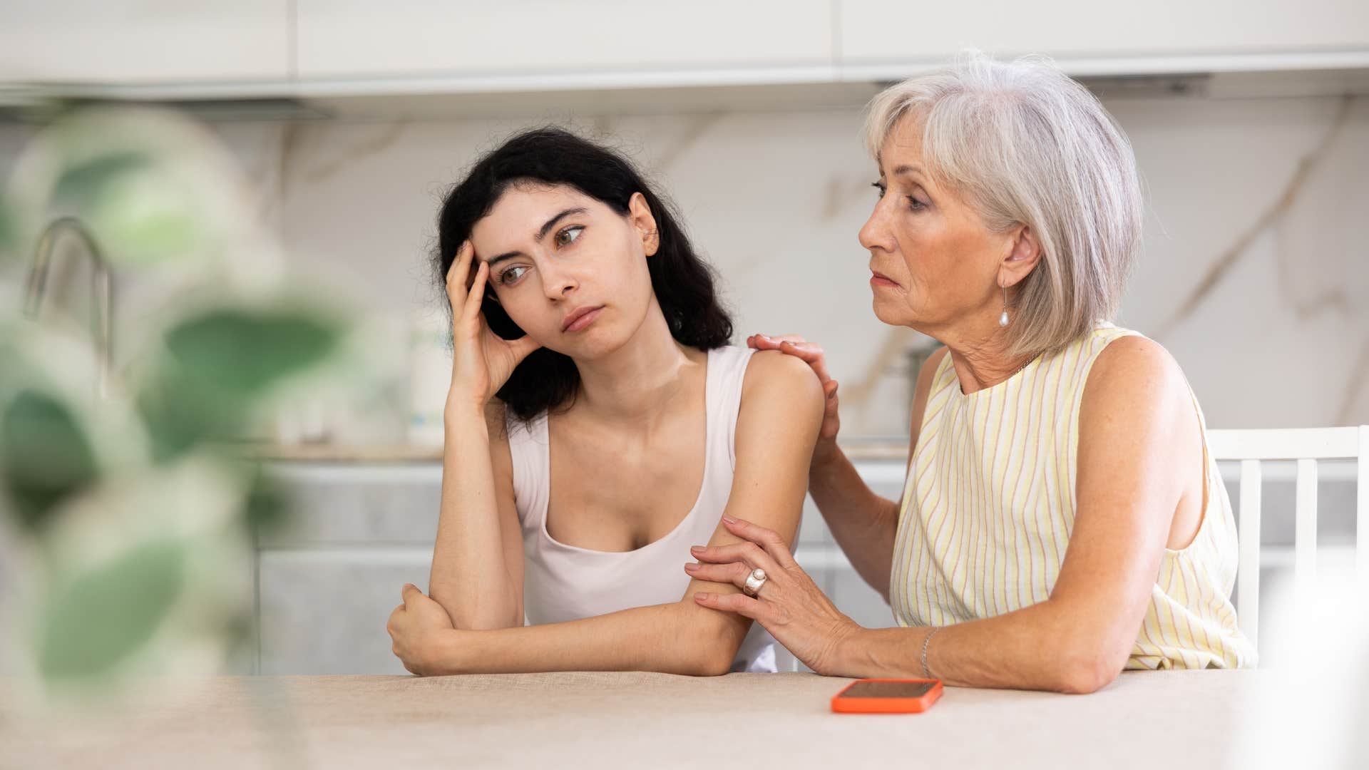 common mistakes that hurt your parent's feelings without you even realizing ignoring their health