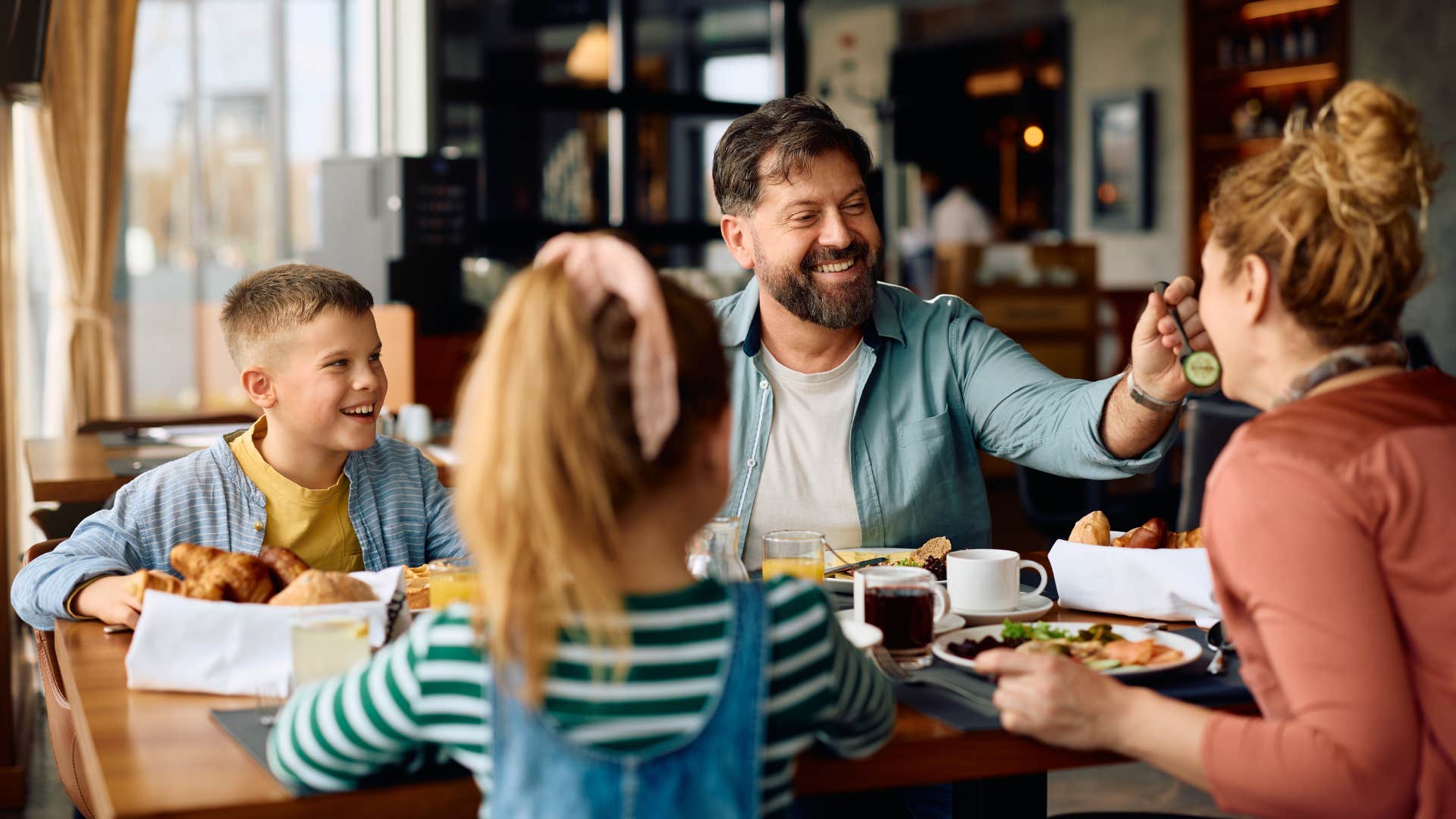 family out to eat at a restaurant