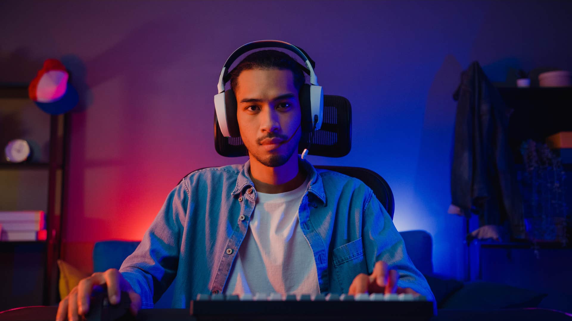 gamer playing online