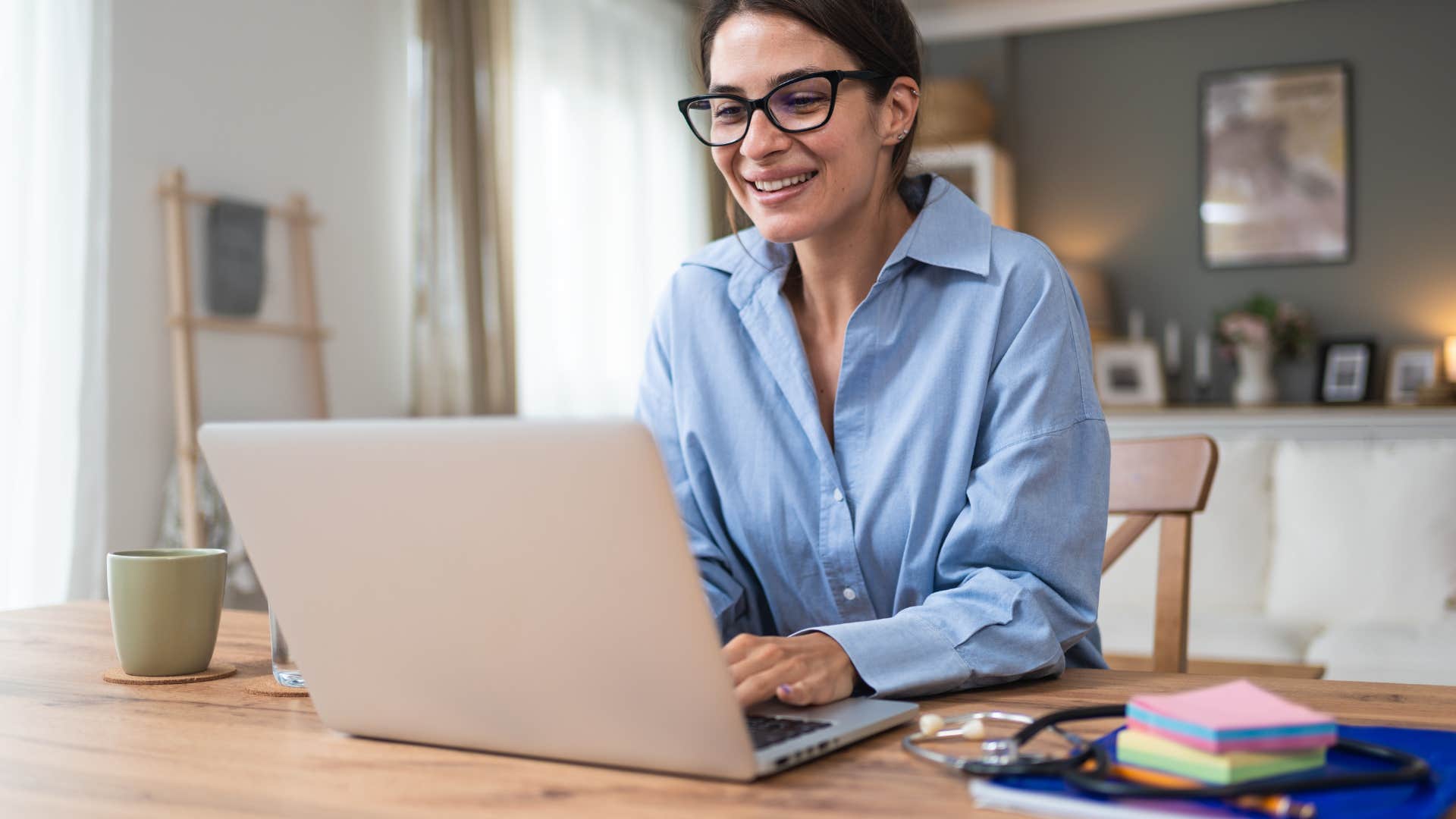 woman working on laptop