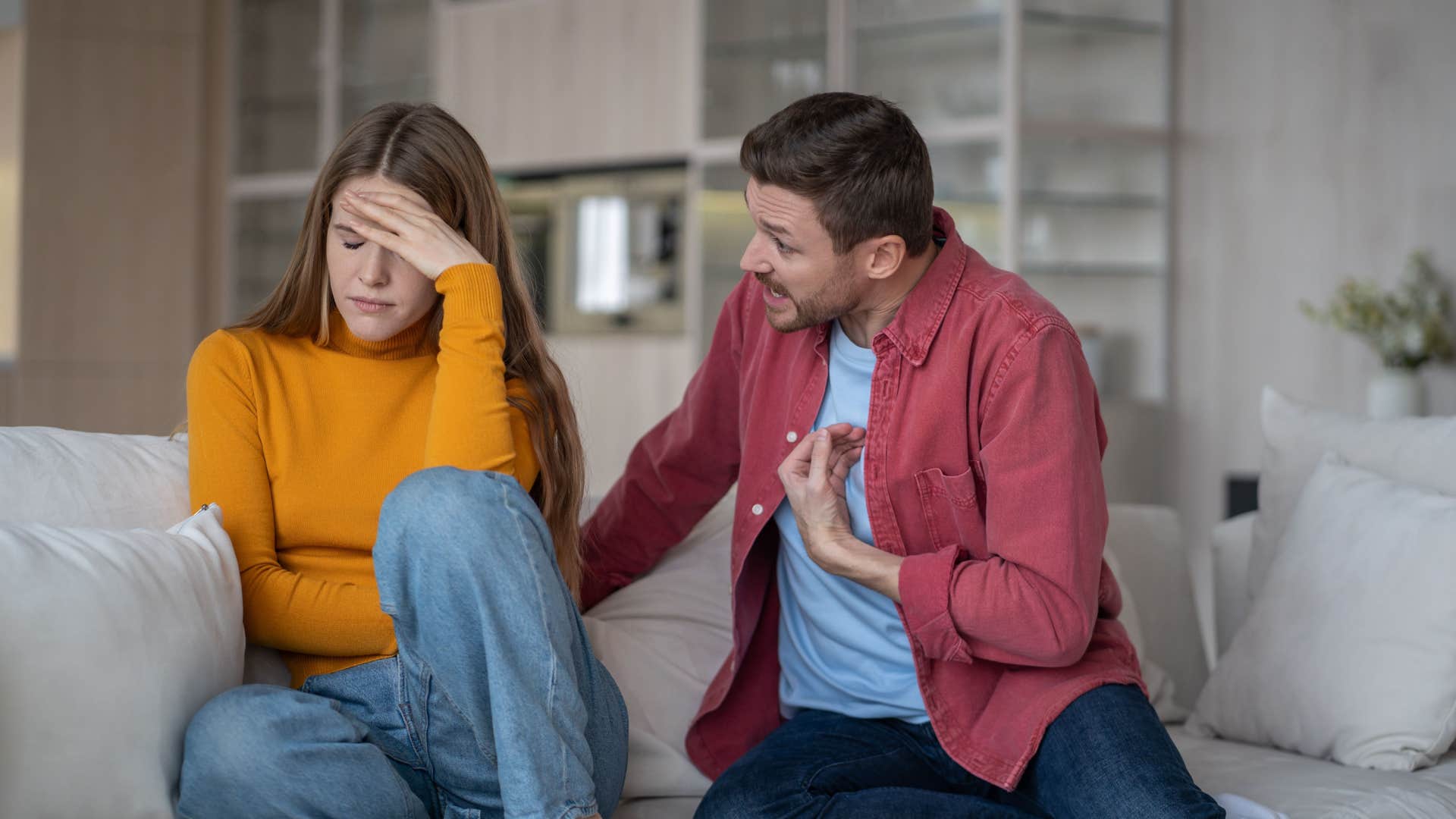 man telling his girlfriend hes not apologizing for that 