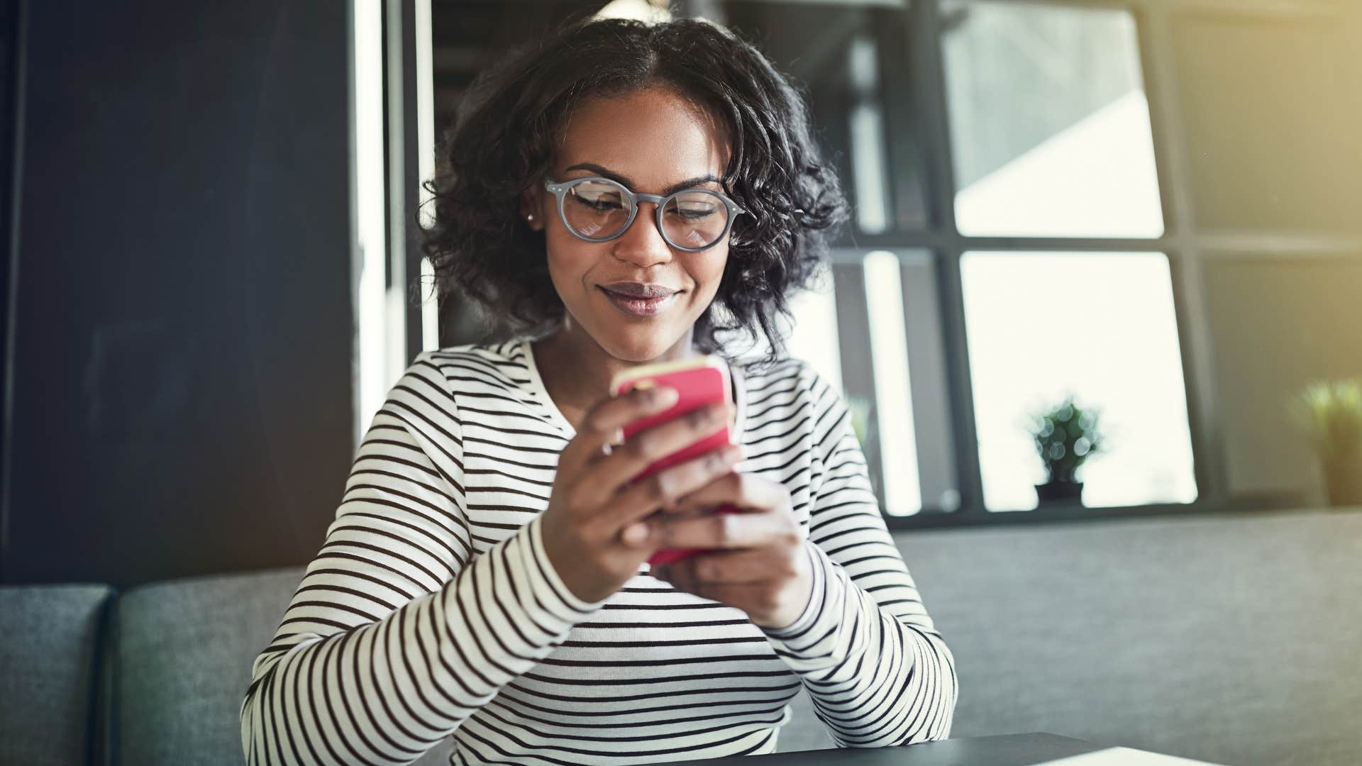 if you grew up in the early 2000s you likely do these oddly specific things without thinking saying brb and ttyl in conversations