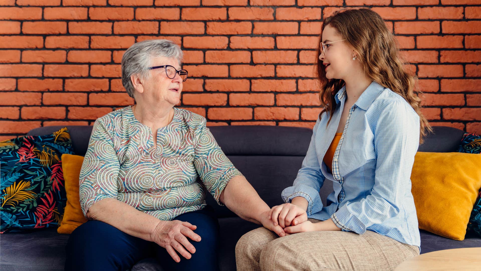 if you notice these things in your aging parent’s home they’re losing motivation to keep up full bottles of prescription medication