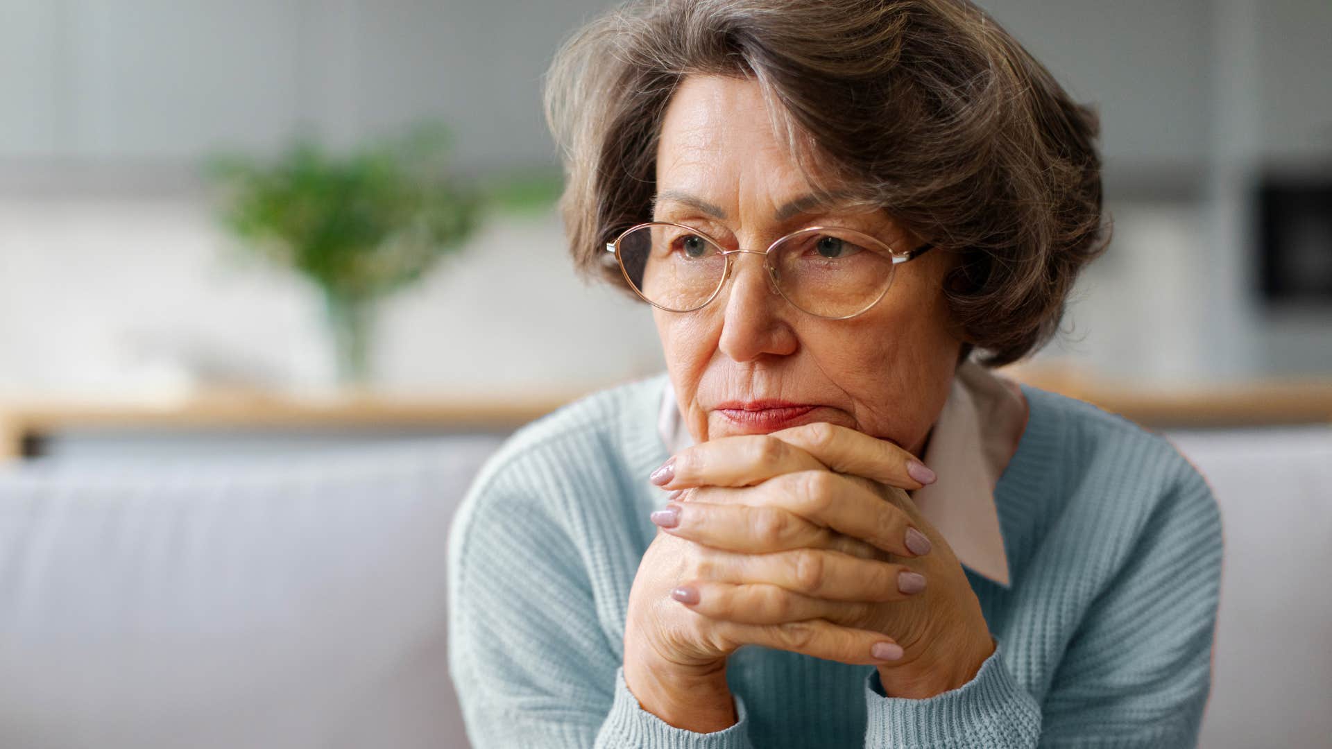 if you notice these things in your childhood home your parents are deeply unhappy memorial items