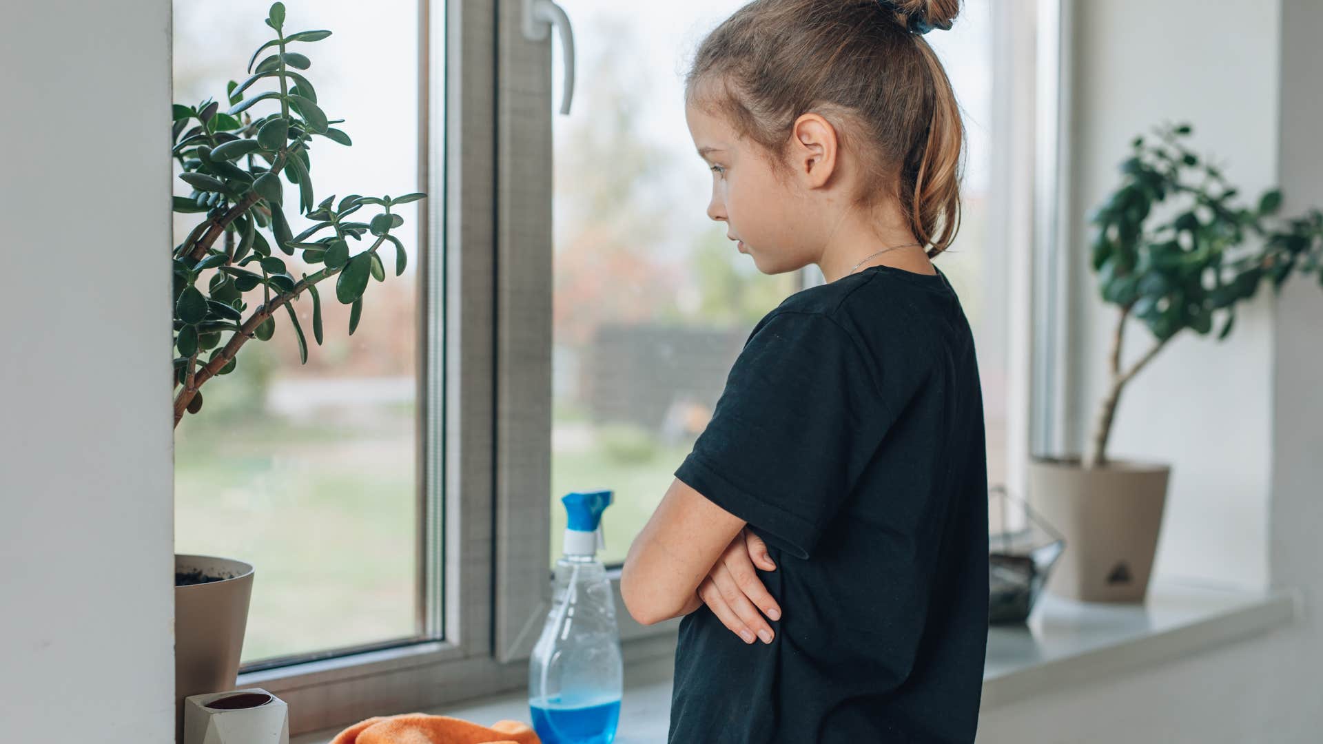 kids who don’t respect their parents anymore do these things at home refusing to do chores