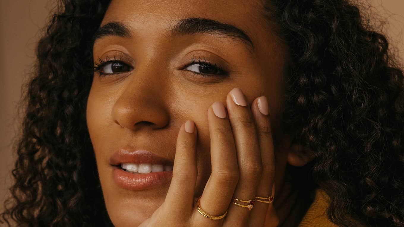 Woman makes mental health differences.