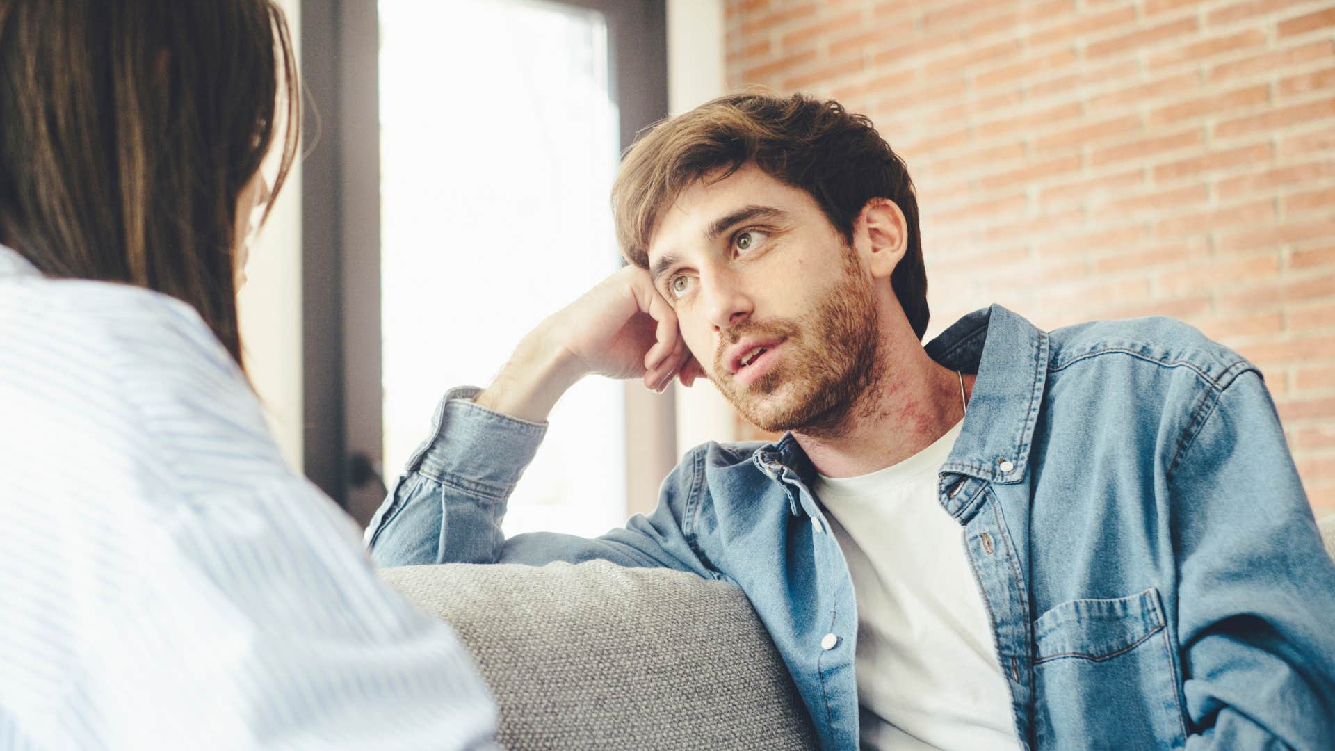 man telling wife she needs to lose weight