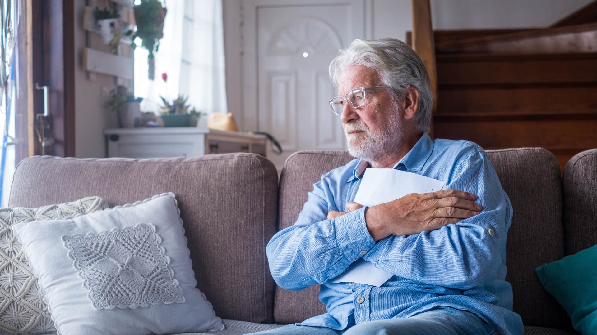 men who drive away everyone they love as they get older have usually experienced these painful things a broken heart