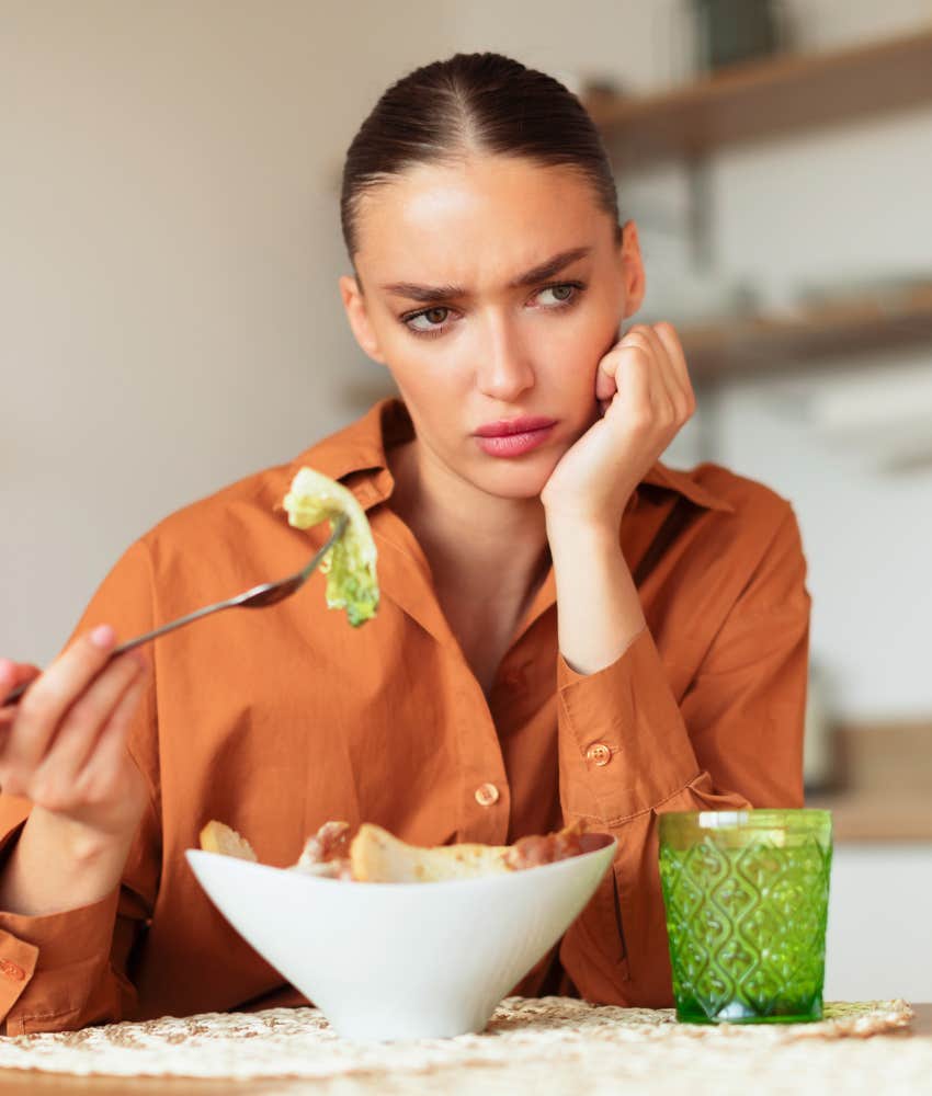Woman says her mother-in-law-always eats before they arrive and then serves cold leftovers