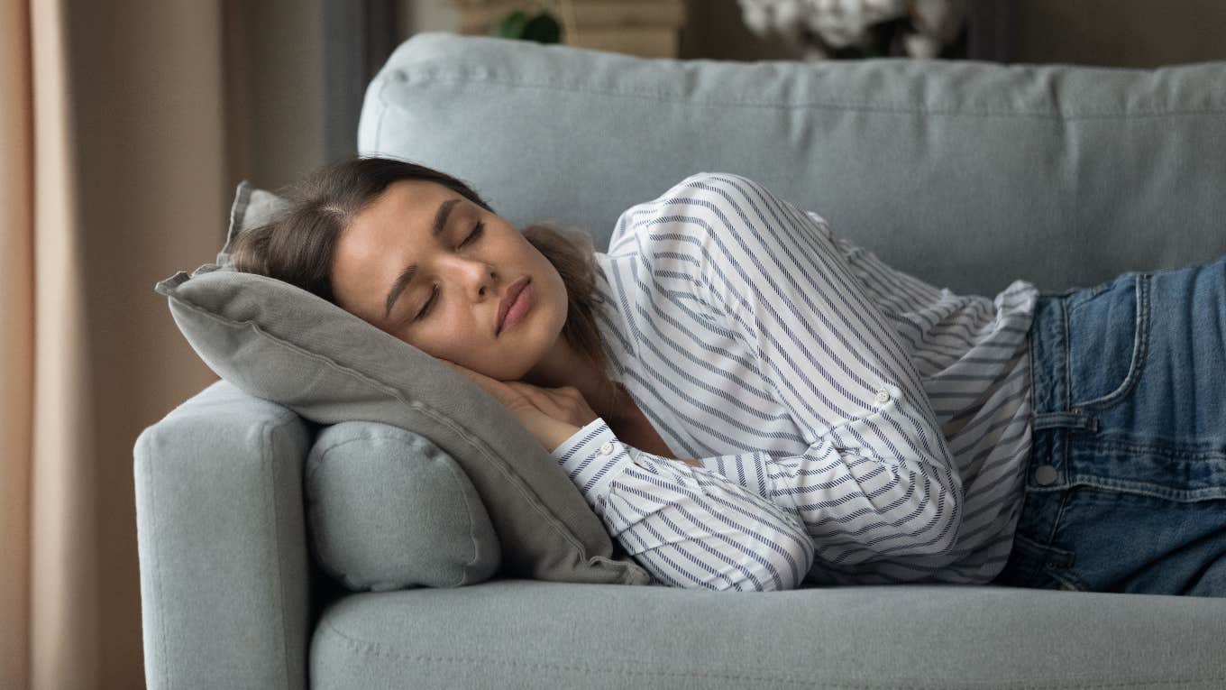 woman using nap trick