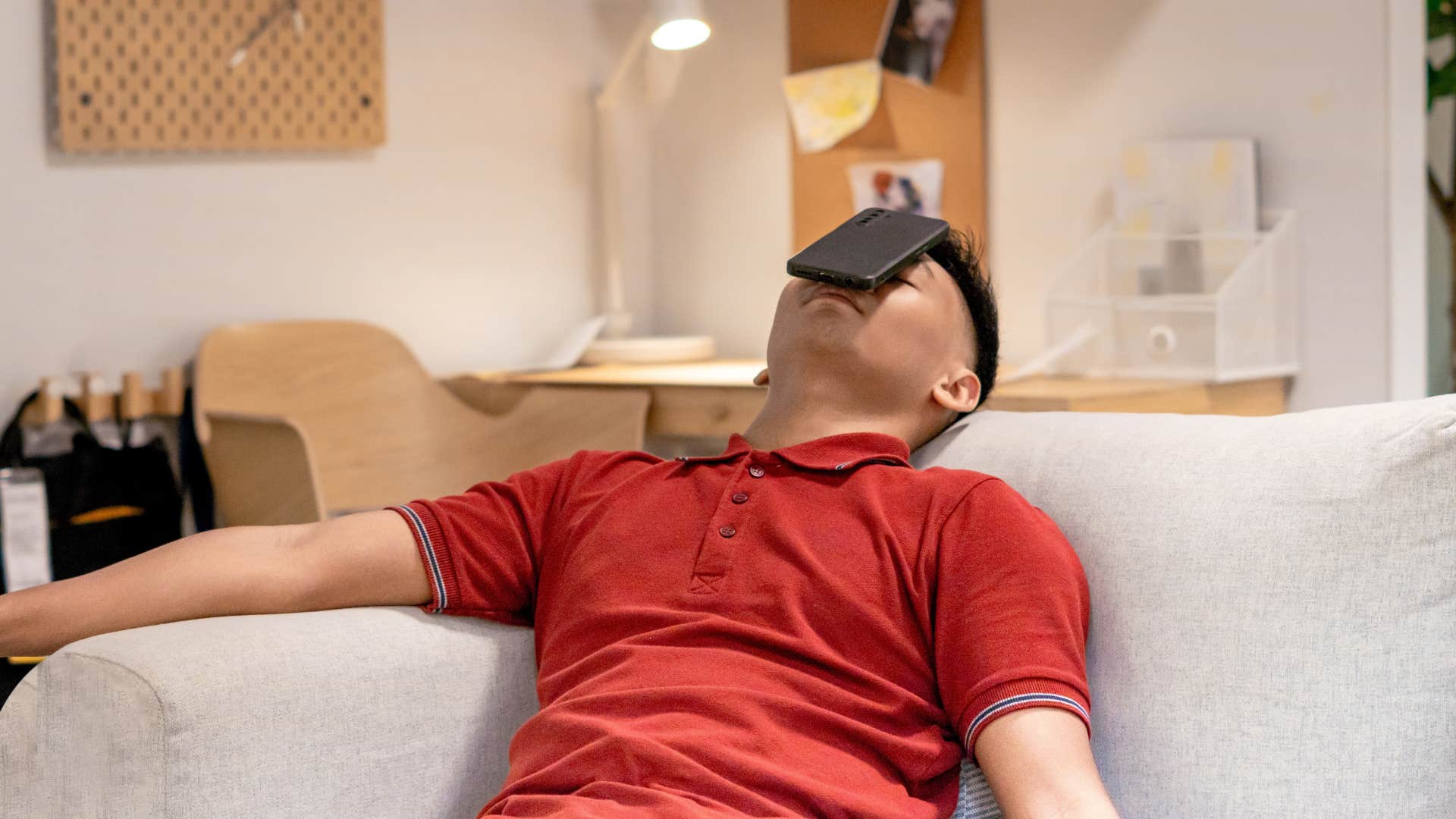 man who makes himself less attractive by coming off as lazy