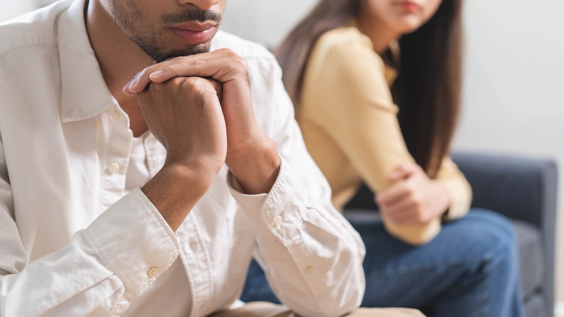 man who makes himself less attractive by lying to woman