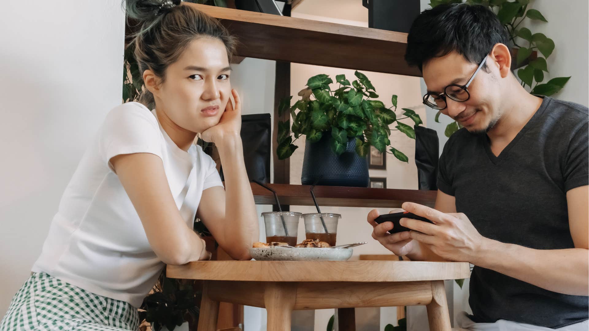 woman who watches too much true crime as she trusts her intuition