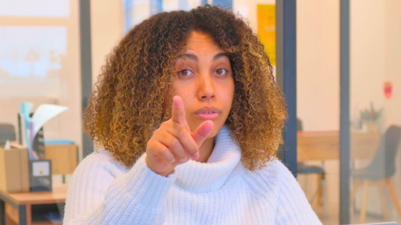 People Who Are Secretly Jealous Casually Drop These Subtle Clues In Conversation