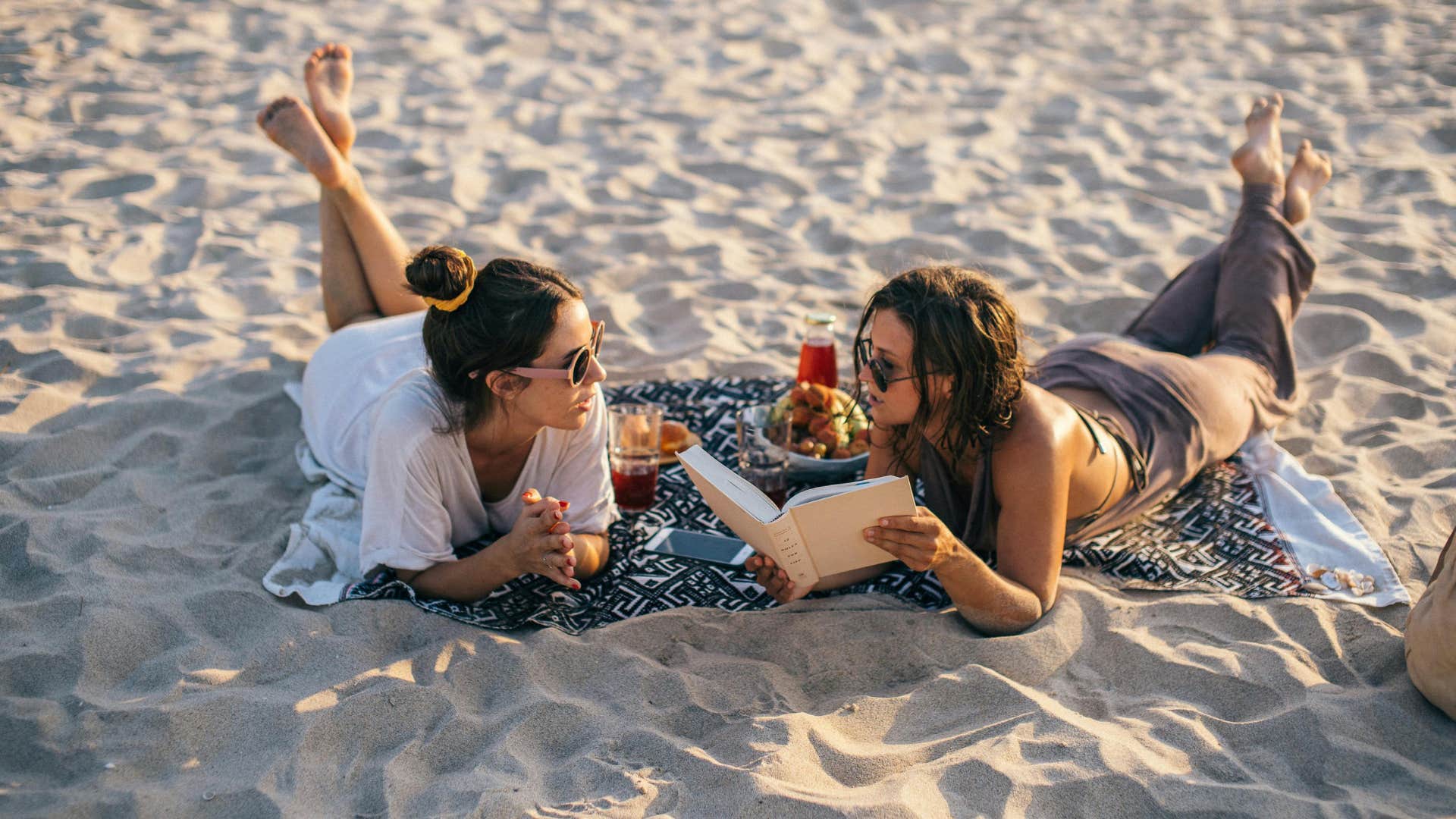 friend who gives advice based on patterns