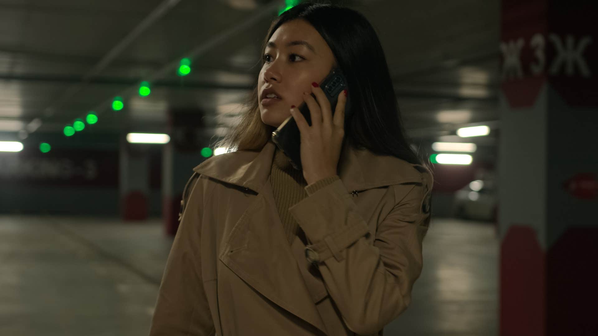 woman who lives in a productivity mindset walking at night