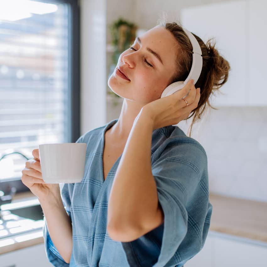 woman who quietly gets it as she doesn't need to be in a relationship