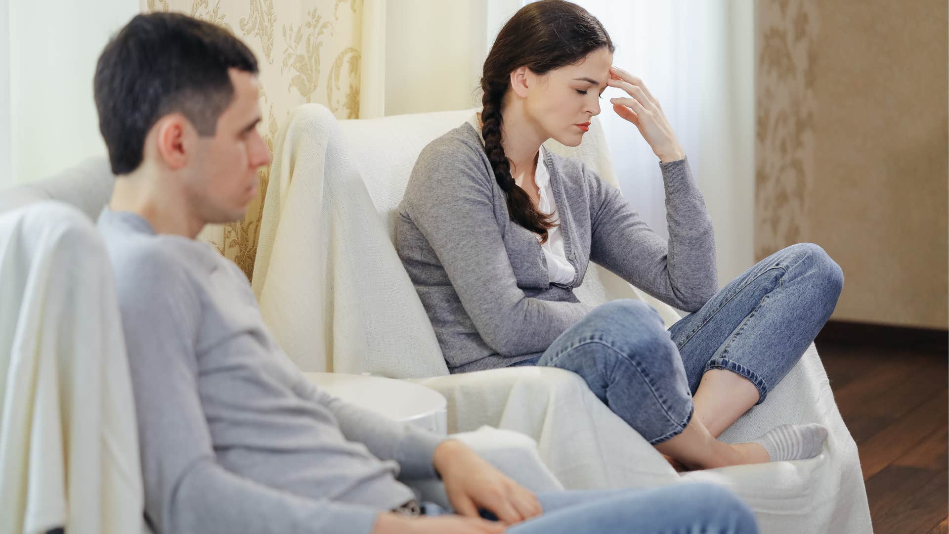 woman who is emotionally unstable as she trusts everyone but herself