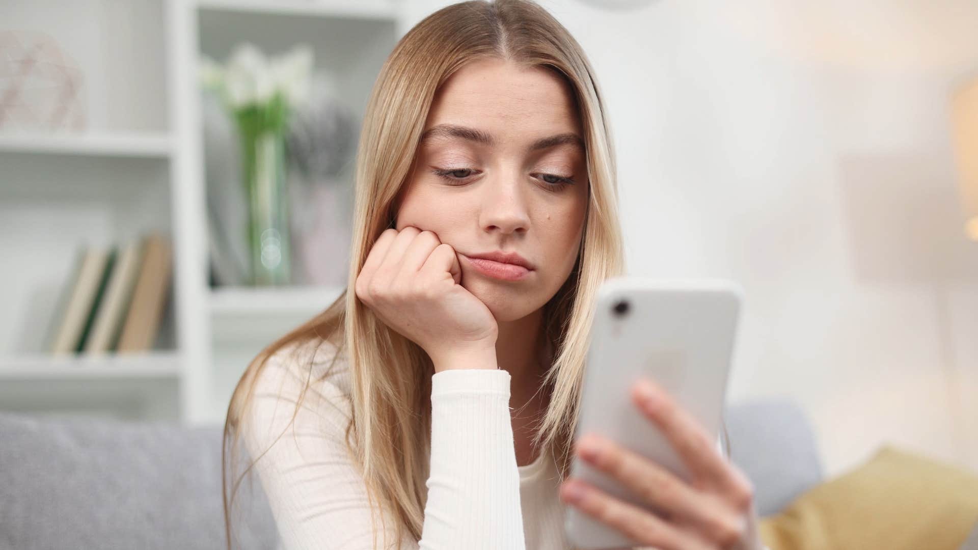 woman aiming for over-curated perfection on her social media