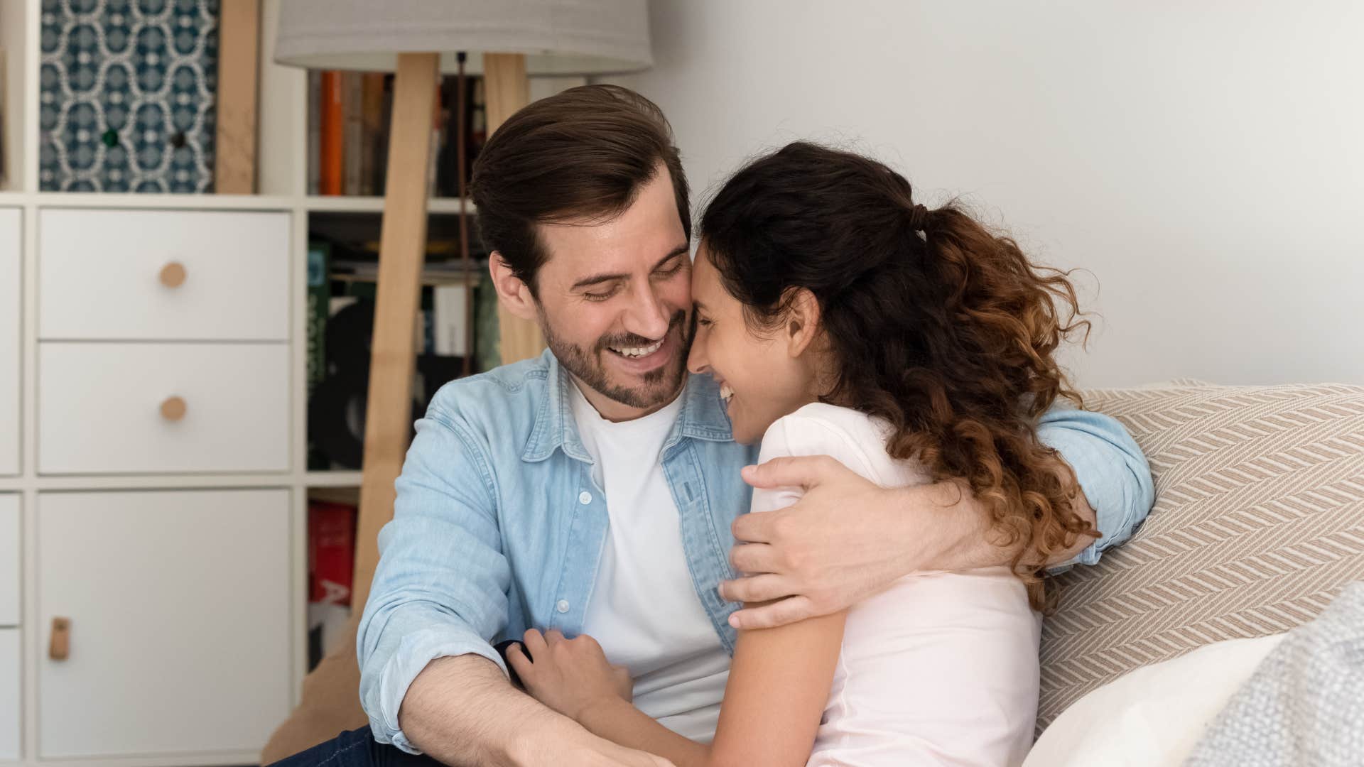 signs of a truly gentle man who loves you with their entire soul he makes an effort to resolve conflicts with you