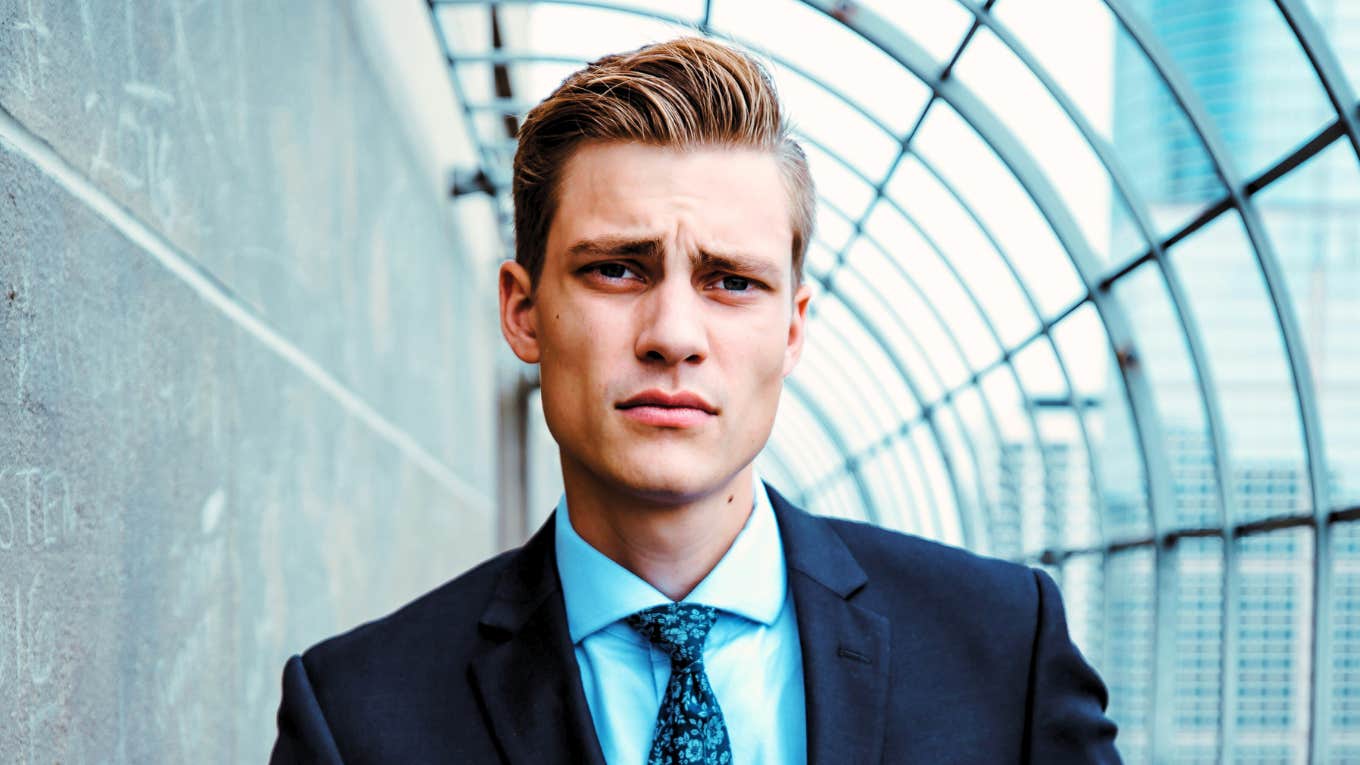 signs someone not intelligent 