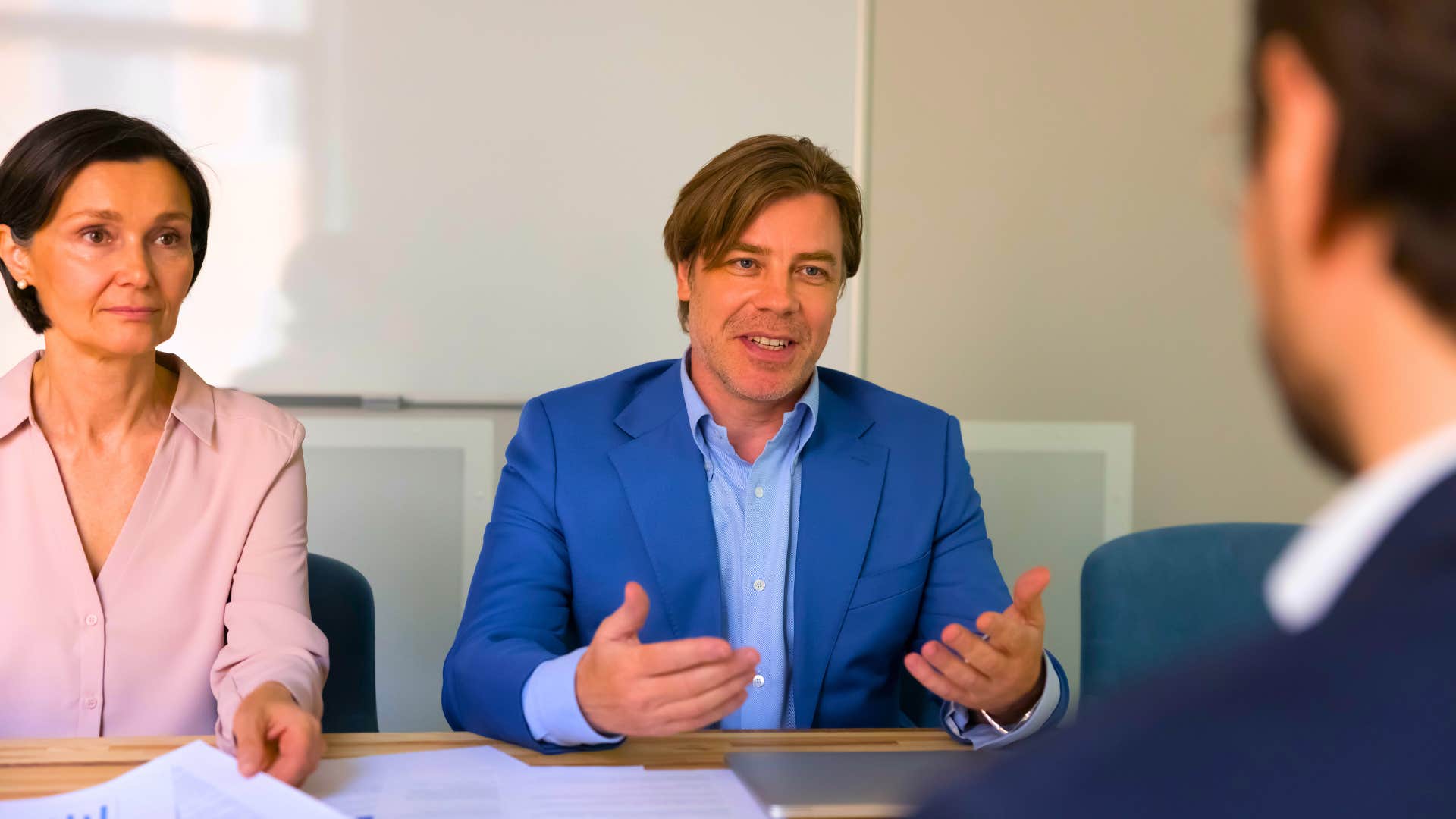 appropriate eye contact simple habits that make your coworkers instantly respect you more